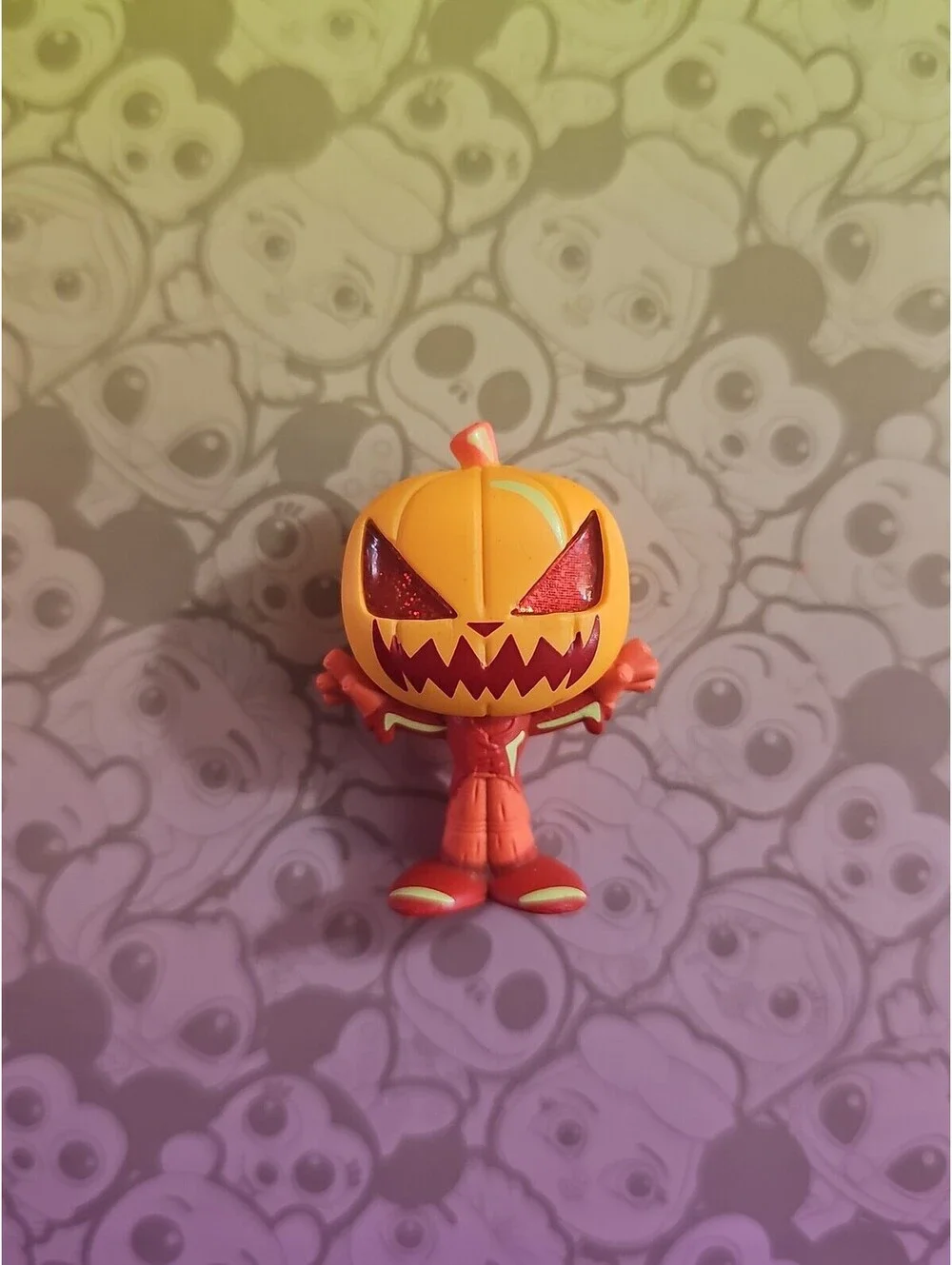 DISNEY DOORABLES NEON POP PUMPKIN KING (ULTRA RARE)